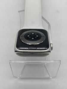 Б/в Смарт-годинник Apple watch series 6 gps aluminium case 44mm 01-200797782
