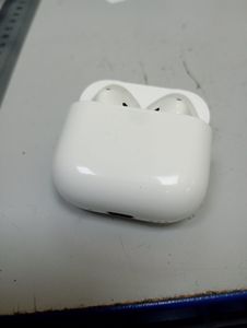 Б/в Навушники Apple airpods 4 with active noise cancellation 01-200802739