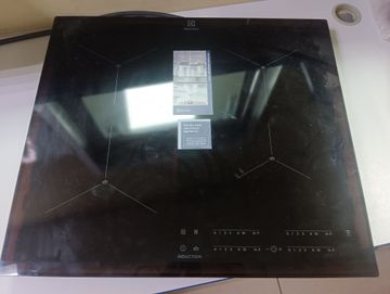 Б/в Варильна поверхня Electrolux ipes6452kf 01-200824615