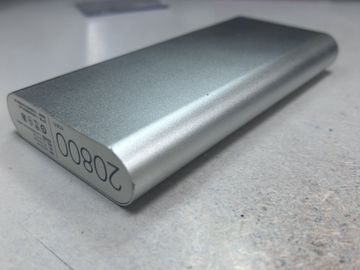 Б/в Зарядний пристрій Без Виробника 20800 mah 01-200825793