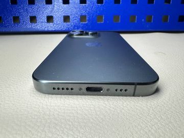Б/у Мобильный телефон Apple iphone 15 pro 512gb 01-200854894