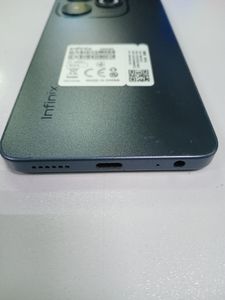 Б/в Мобільний телефон Infinix smart 8 2/64gb 01-200899621