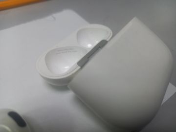 Б/в Навушники Apple airpods 4 01-200923828