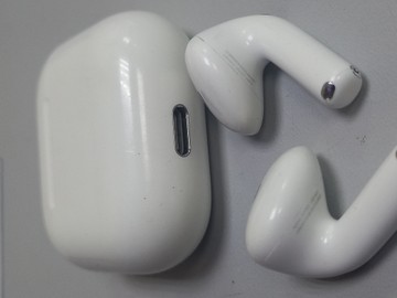 Б/в Навушники Apple airpods 4 01-200923828