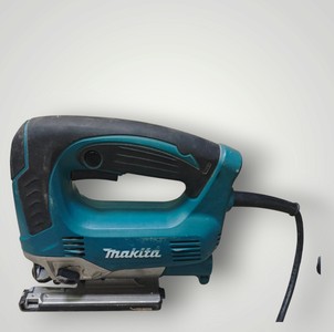 Б/в Електролобзик Makita jv0600k 01-200991237