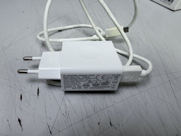 Б/в Мережевий зарядний пристрій Motorola без меделі 01-201123402