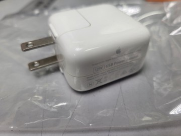Б/в Мережевий зарядний пристрій Apple usa 01-201163764