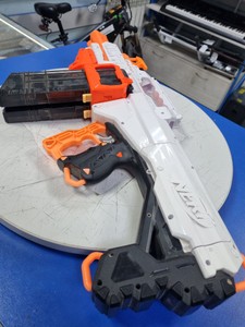 Б/у Машинка на пульте управления Бластер nerf select ultra 01-201183375