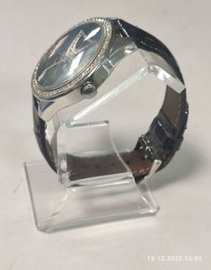 01-18989175: Guess w65006l2