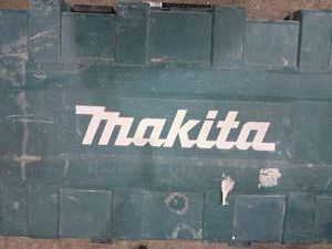 01-200579318: Makita hm1203c