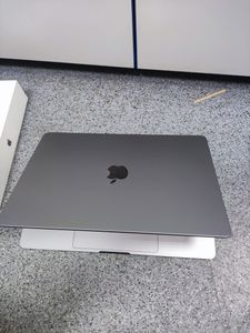 01-200605038: Apple macbook air 15" m3 2024