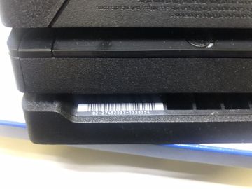 01-200752805: Sony playstation 4 pro