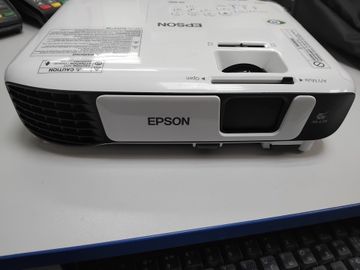 01-200789025: Epson eb-w42