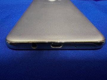Б/в Мобільний телефон Samsung galaxy j7 neo sm-j701f 16gb 01-200810527