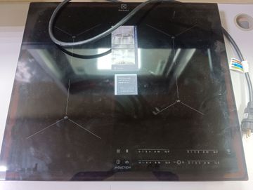 Б/в Варильна поверхня Electrolux ipes6452kf 01-200824615