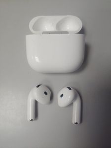 Б/у Наушники Apple airpods 4 with active noise cancellation 01-200836780