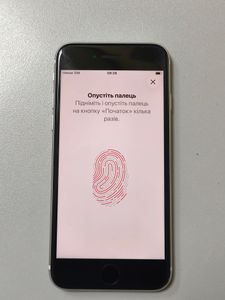 Б/в Мобільний телефон Apple iphone se 2020 64gb 01-200845508