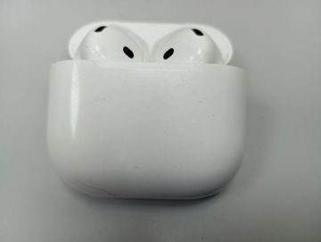 Б/в Навушники Apple airpods 4 with active noise cancellation 01-200861130