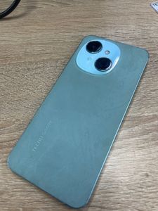 Б/в Мобільний телефон Tecno spark go 1 kl4 4/64gb 01-200901037