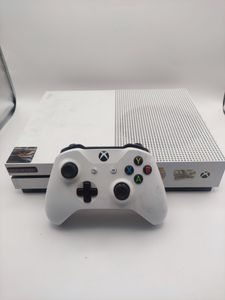 Б/у Игровая приставка Microsoft xbox one s 1tb 01-200907197