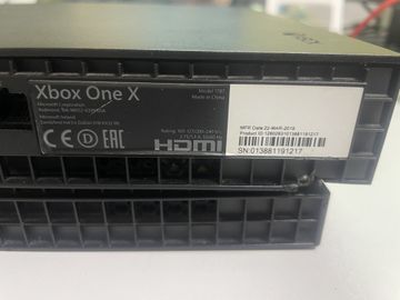 Б/в Ігрова приставка Microsoft xbox one x 1tb 01-200916610