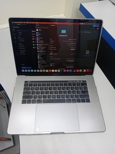 Б/в Ноутбук Apple macbook pro a1707/15.4/core i7 2,8ghz/ram16gb/ssd256gb/amd radeon pro555 2gb 01-200924202