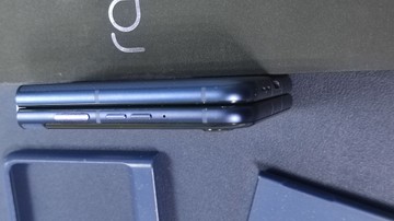 Б/в Мобільний телефон Motorola razr 60 8/256gb 01-200930603