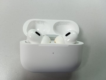 Б/в Навушники Apple airpods pro 2nd generation with magsafe charging case usb-c 01-200937190