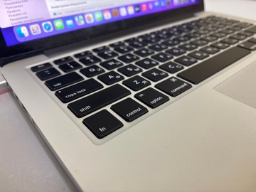 Б/в Ноутбук Apple macbook pro /a1502 /екр 13,3 /core i5 2.7ghz /ram8gb /ssd256gb /intel iris 1536mb 01-200937620