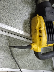 Б/в Відбійний молот Dewalt d25899k 01-200938013