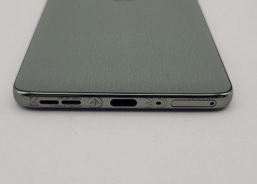 Б/в Мобільний телефон Motorola moto edge 60 pro 12/512gb 01-200902729