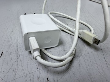 Б/в Мережевий зарядний пристрій Motorola без меделі 01-201123402