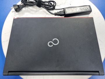 Б/в Ноутбук Fujitsu 15/core i5 6200u ddr3/8gb ddr4/hdd 500 gb/*інтегрована 01-201166192