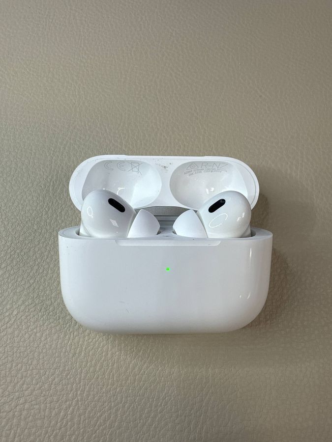 airpods pro 2nd generation with magsafe charging case usb-c