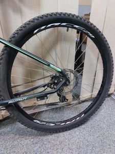 01-200608951: Azimuth aqua 29