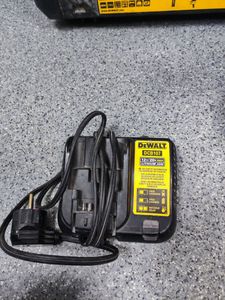 01-200637513: Dewalt dcf620 + dcf840 + акб 1,5 ач + акб 4,0 ач + зп