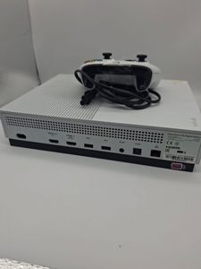 01-200587130: Microsoft xbox one s 1tb