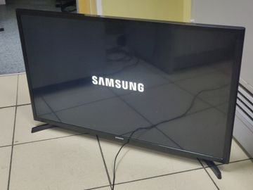 01-200576592: Samsung ue32j5000