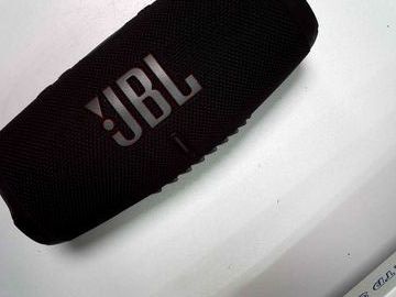 01-200770668: Jbl charge 5