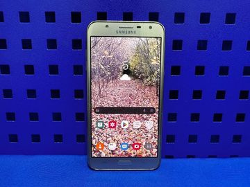 Б/в Мобільний телефон Samsung galaxy j7 neo sm-j701f 16gb 01-200810527