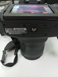 Canon eos 77d kit 18-55mm is