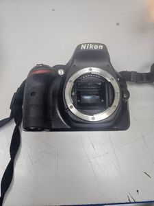 Б/в Фотоапарат Nikon d5200 / nikkor-s auto 50mm f/1.4 01-200826016