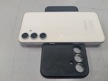 Б/в Мобільний телефон Samsung galaxy s23 fe sm-s711b 8/256gb 01-200844812