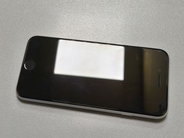 Б/в Мобільний телефон Apple iphone se 2020 64gb 01-200845508