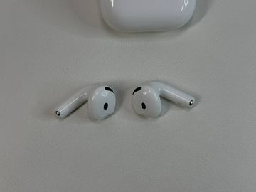 Б/в Навушники Apple airpods 4 01-200847667