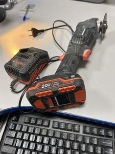 Б/в Кутова шліфмашина Dnipro-M dga 201 bc ultra+1акб 2ah 01-200851084