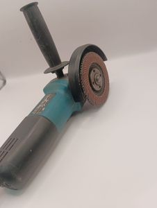 Б/у Угловая шлифмашина Makita 9555hn 01-200850729