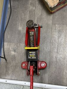 Б/в Домкрат гідравлічний підкатний Forte ta82008-2t 01-200856506