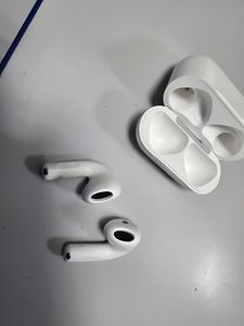 Б/в Навушники Apple airpods 4 01-200862071