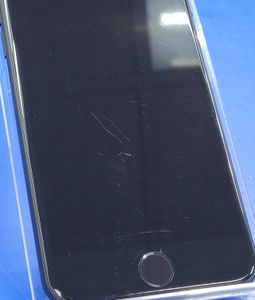 Б/в Мобільний телефон Apple iphone se 2020 64gb 01-200852077